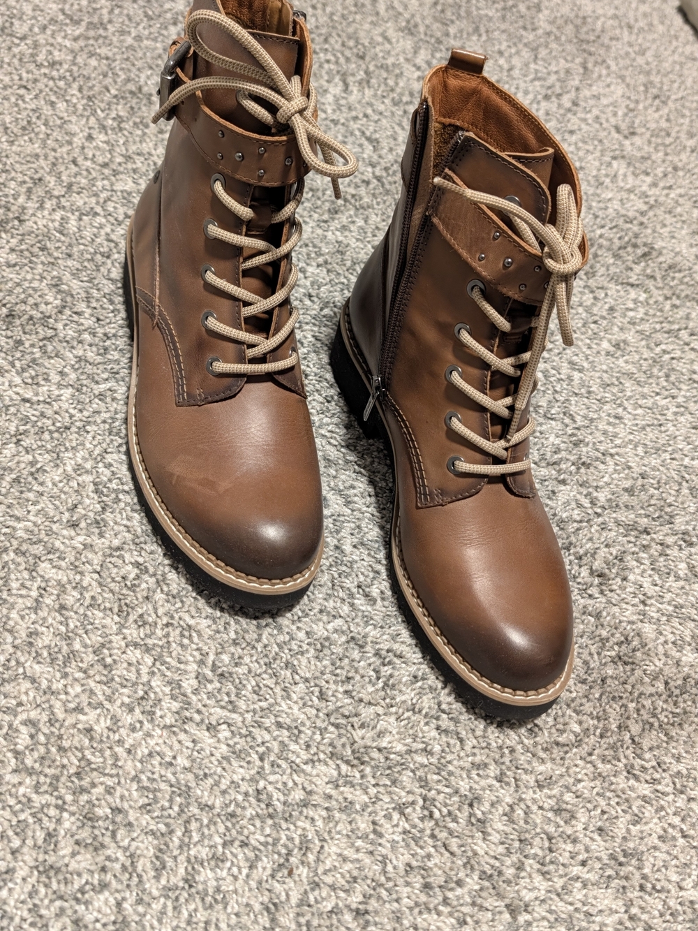 PIKOLINOS Tan Brown Lace-Up Leather Studded Ankle Boots